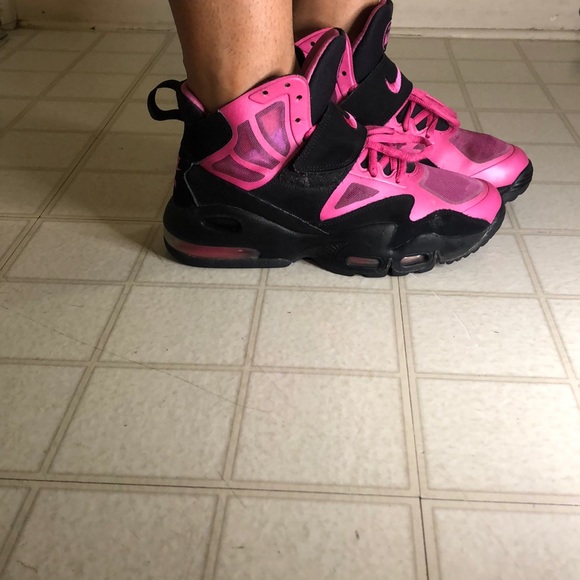 Nike’s - Picture 2 of 3